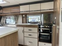 2017 COACHMAN VIP 460 3.jpg